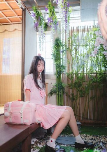 欧美大红羽绒服街拍_HD高清免费观看