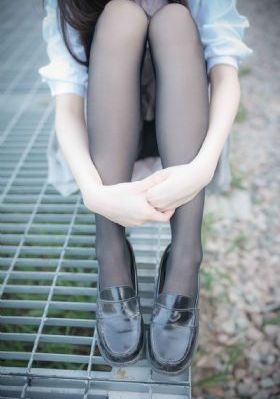日韩欧美中文有吗_高清完整版高清视频观看