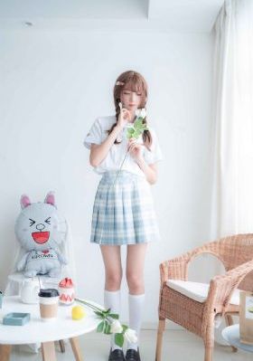 欧美女短发头像唯美_BD英语免费在线播放